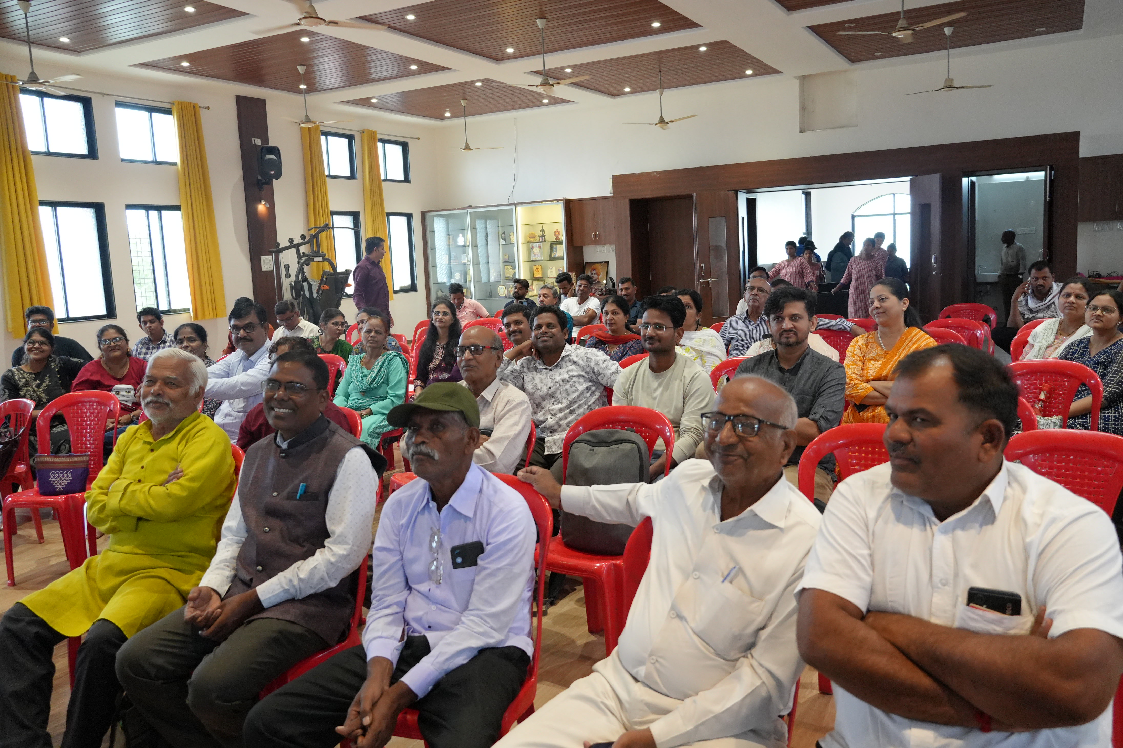 Sayaji Shinde interacting with attendees